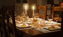 남의 집에서 밥 먹는 꿈