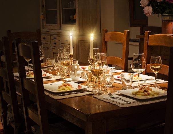 남의 집에서 밥 먹는 꿈