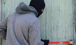 낯선 사람이 들어오는 꿈