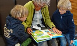 할머니 꿈 해몽과 의미(돌아가신, 모르는, 백발, 증조, 할머니가 죽는, 돈 주는, 돌아가시는, 죽는, 나오는, 밥 차려주는, 집에 들어오는, 아픈) 할머니 꿈