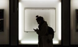 모르는 사람 꿈의 상징적인 해석과 상황 별 해몽(태몽, 재물, 건강운) 모르는 사람 꿈의 상징적인 해석