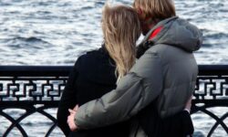 여자친구 사귀는 꿈의 상징적인 해석과 상황 별 해몽(태몽, 재물, 건강운) 여자친구 사귀는 꿈의 상징적인 해석과 상황 별 해몽