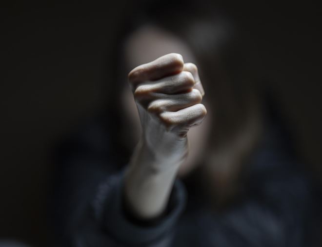 아빠랑 싸우는, 아버지와 다투는 꿈의 상징적인 해석과 상황 별 해몽