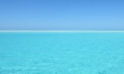 바닷물 꿈의 상징적인 해석과 상황 별 해몽