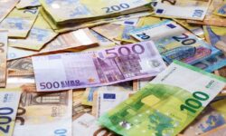 빌려준 돈 받는 꿈의 상징적인 해석