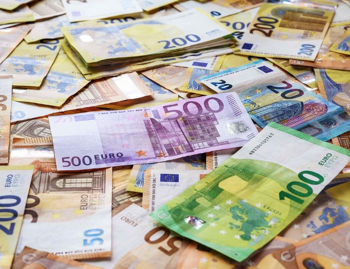 빌려준 돈 받는 꿈의 상징적인 해석