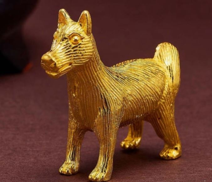 황금 강아지 꿈 해몽의 의미