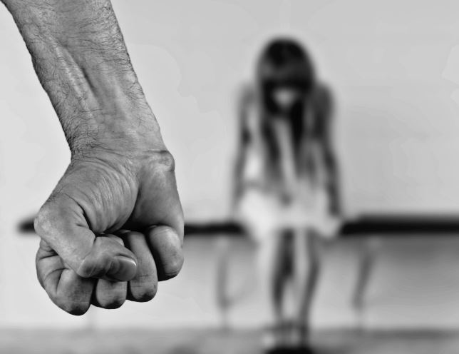 맞아서 멍든 꿈의 의미