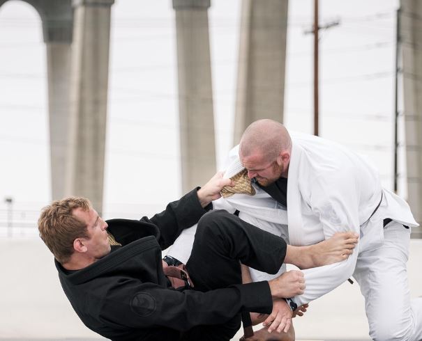 싸움을 말리는 꿈의 의미