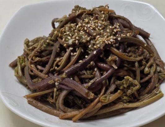 고사리 먹는 꿈의 의미