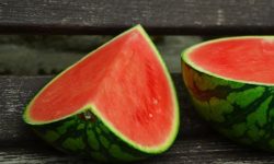 수박 받는 꿈의 의미