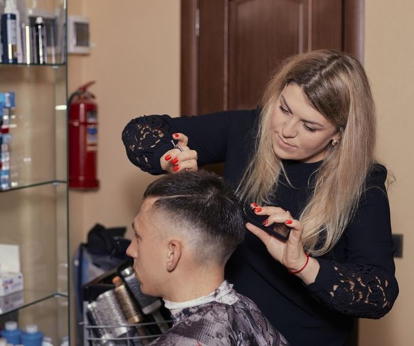 머리 깎아주는 꿈의 의미