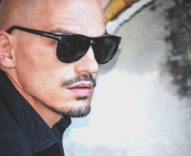 스스로 삭발하는 꿈의 의미