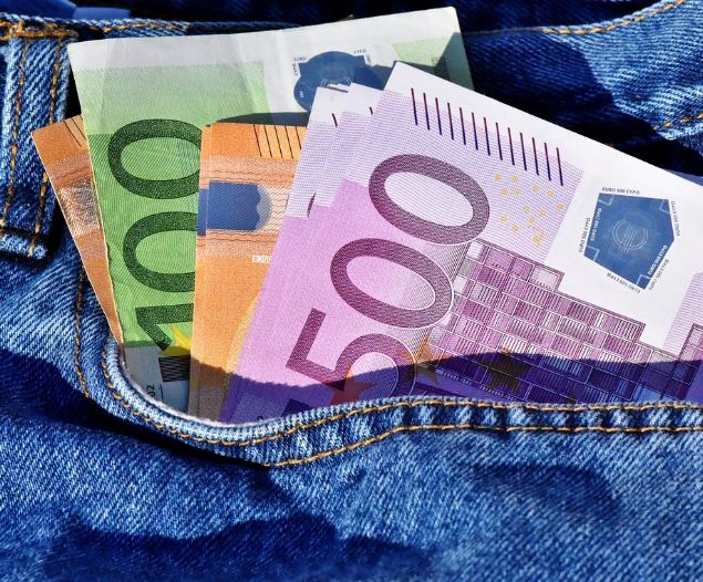 용돈 꿈의 의미