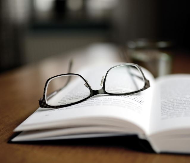 안경 끼는 꿈의 의미