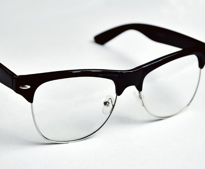 안경 고치는 꿈의 의미