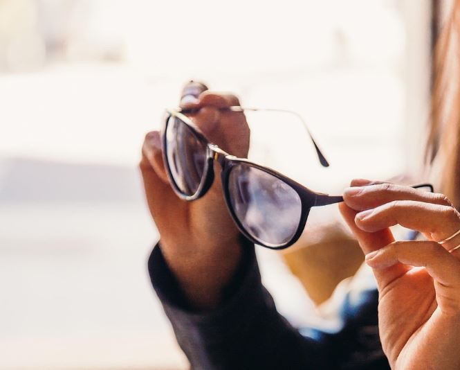 안경 다리가 부러지는 꿈의 의미