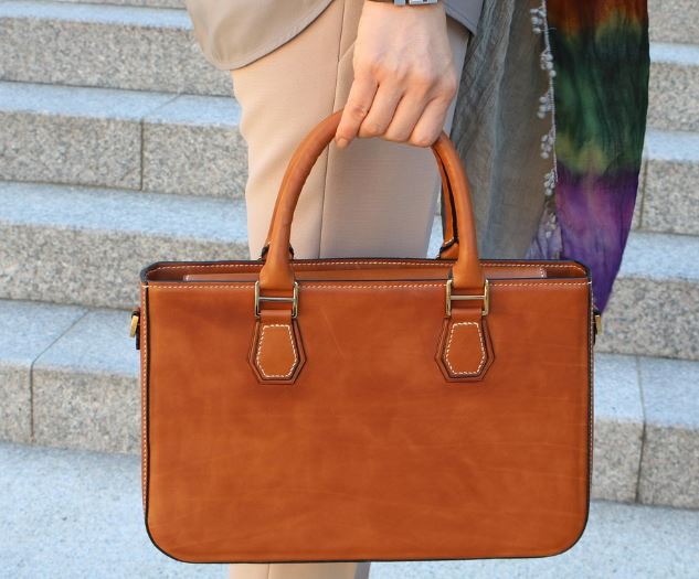 핸드백 사는 꿈의 의미