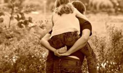 딸이 물에 빠지는 꿈의 의미(해몽) 딸이 물에 빠지는 꿈의 의미