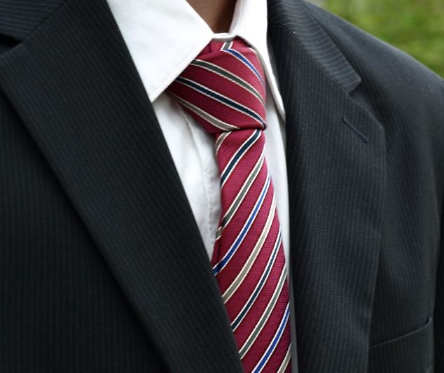 넥타이 매주는 꿈의 의미