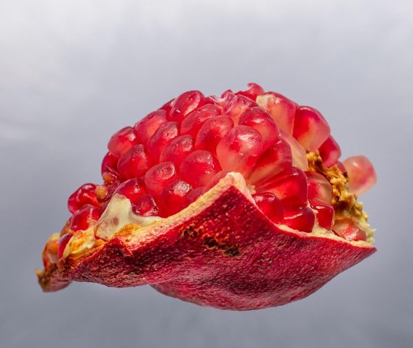 석류 먹는 꿈의 의미