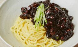 자장면 먹는 꿈의 의미