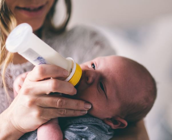 아기에게 우유 먹이는 꿈의 의미