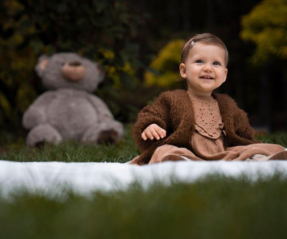 지인이 아기 낳는 꿈의 의미