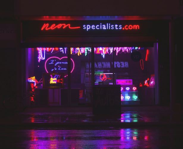 간판이 떨어지는 꿈의 의미