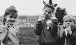 친구들과 노는 꿈의 의미