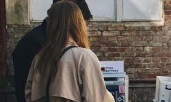 집에 친구가 놀러온 꿈의 의미