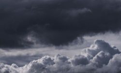 먹구름이 몰려오는 꿈의 의미