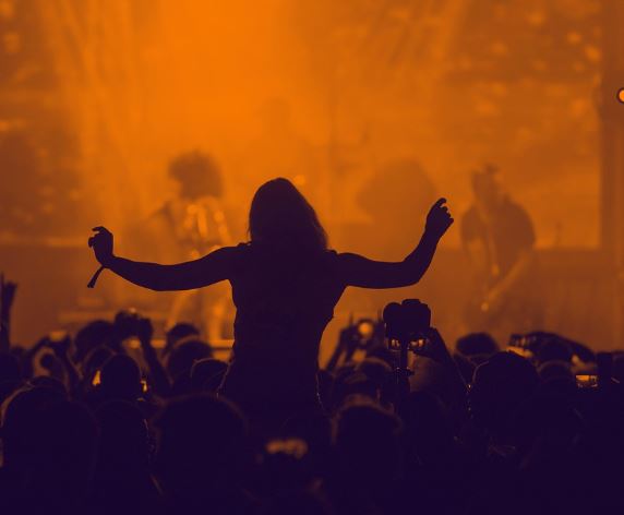 연예인과 썸타는 꿈의 의미