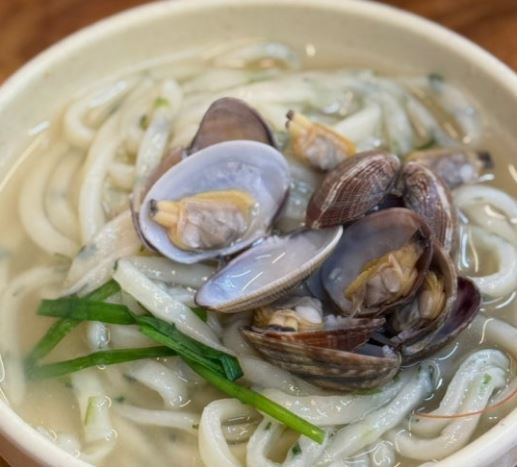 국수를 대접하는 꿈의 의미