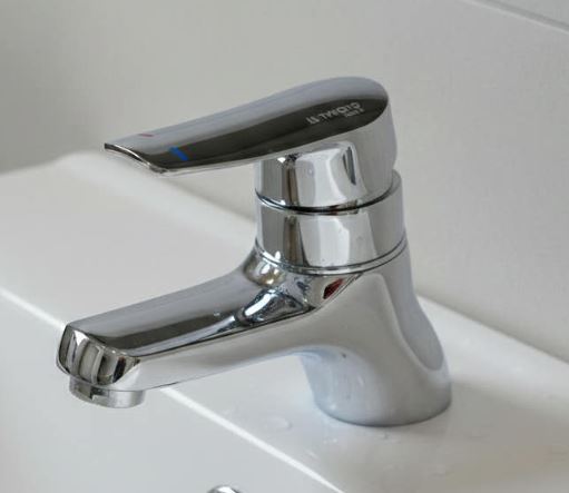 수도꼭지 잠그는 꿈의 의미