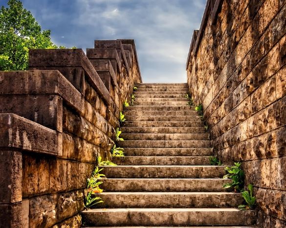 계단을 올라가는 꿈의 의미