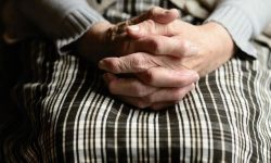 죽은 할머니가 나오는 꿈의 의미