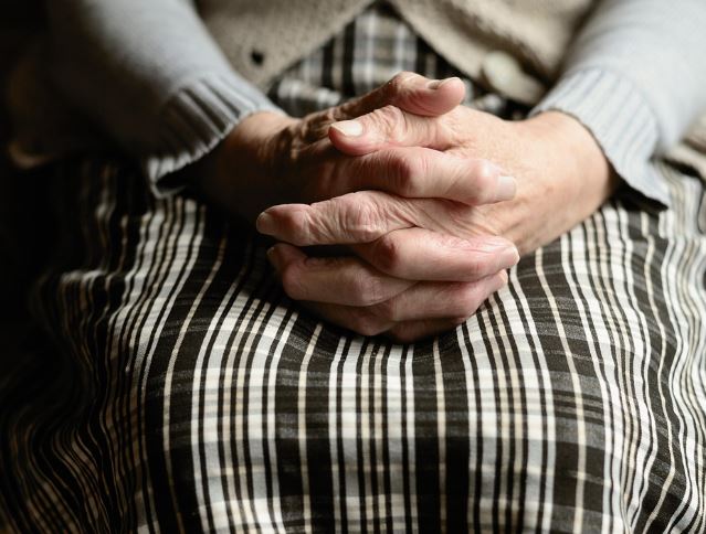 죽은 할머니가 나오는 꿈의 의미