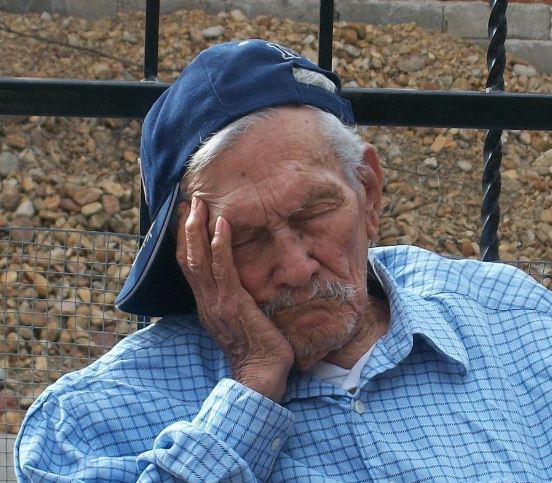 돌아가신 할아버지가 나오는 꿈의 의미