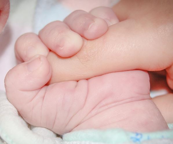 손 잡는 꿈의 의미