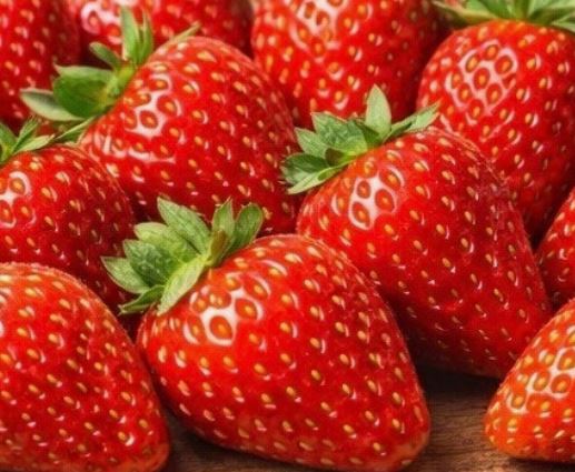 딸기 먹는 꿈의 의미